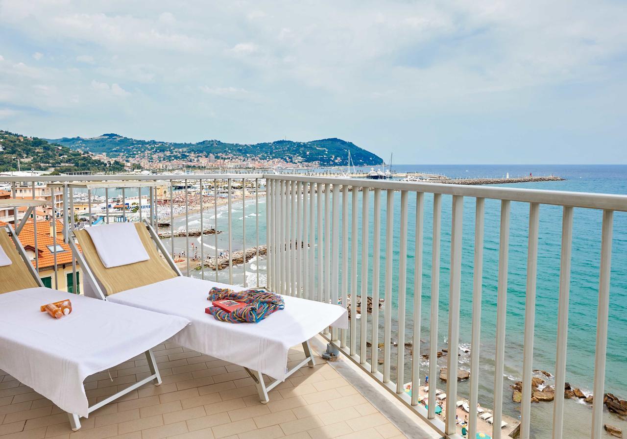 Junior Suite met Balkon en Uitzicht op Zee
